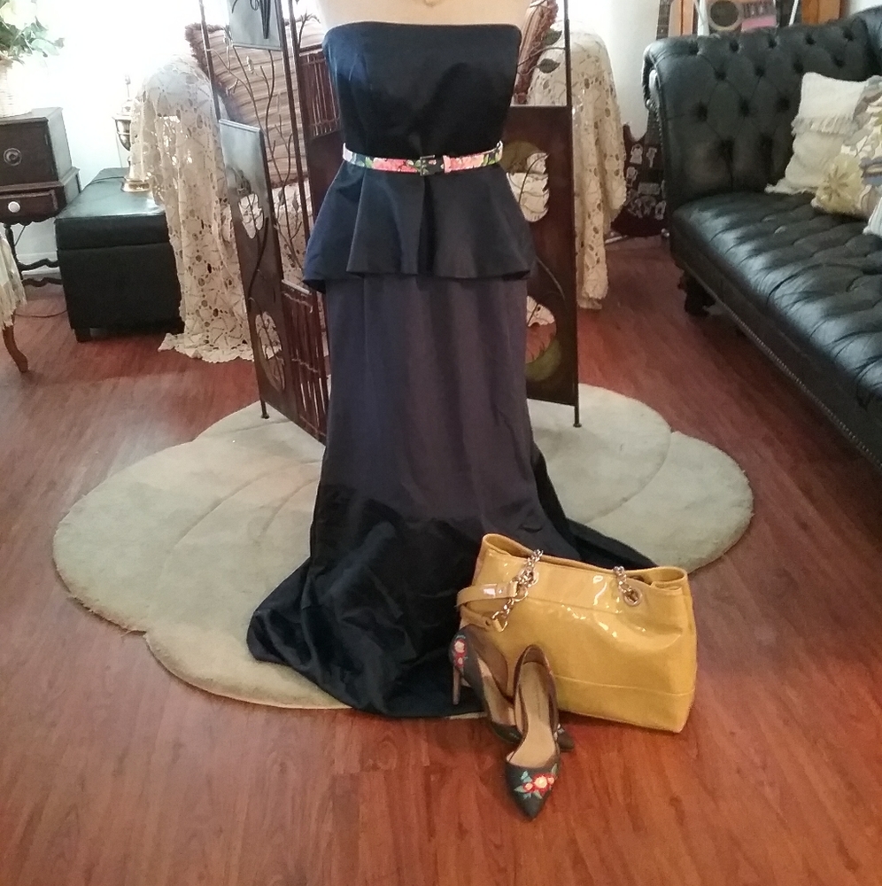Vera repurposed Formal or Non- Traditional  Dress - Picture 2 of 7